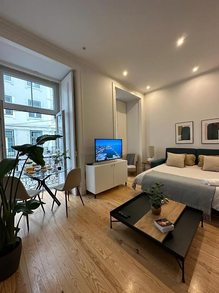 Quarto Com Varanda Centro De Lisboa Lisbon